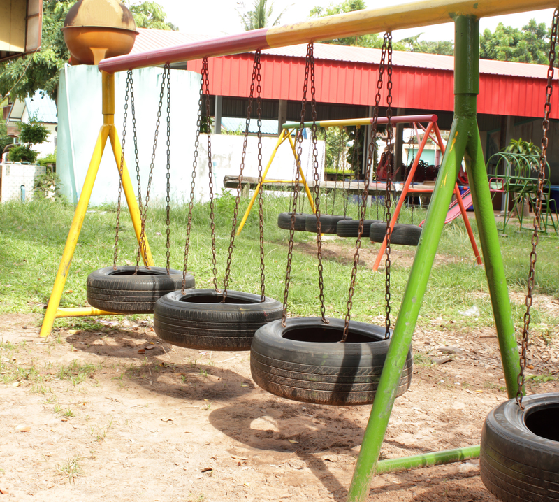 The Convenient Solution: Using Rubbish Removal Bags for Waste Instead of Skips